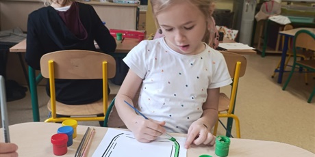 Powiększ grafikę: Dzieci podczas zajęć