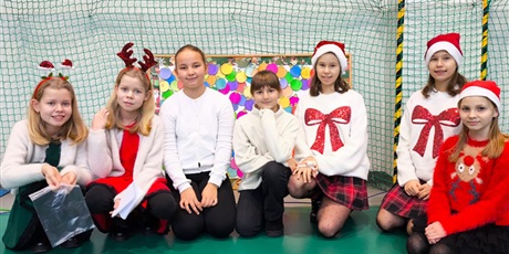 Nasze Uczennice  w Międzyszkolnym Konkursie Językowo - Muzycznym The Voice of English