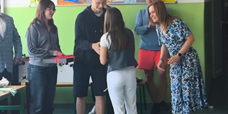 Powiększ grafikę: Szkolny apel