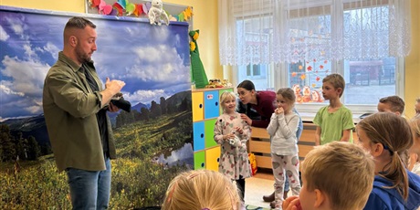 Powiększ grafikę: Zajęcia w zerówce.