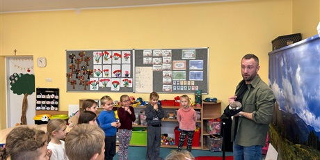 Powiększ grafikę: Zajęcia w zerówce.