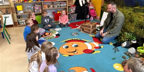 Powiększ grafikę: Zajęcia w zerówce.