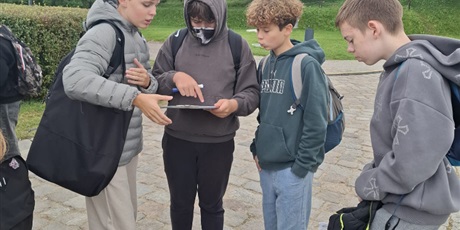 Powiększ grafikę: Uczniowie 7b podczas warsztatów