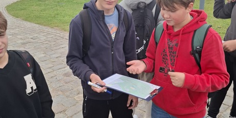 Powiększ grafikę: Uczniowie 7b podczas warsztatów