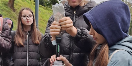 Powiększ grafikę: Uczniowie 7b podczas warsztatów