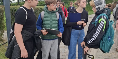 Powiększ grafikę: Uczniowie 7b podczas warsztatów