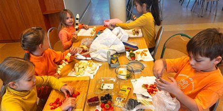 Powiększ grafikę: Dzieci podczas zajęć