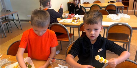 Powiększ grafikę: Dzieci podczas zajęć