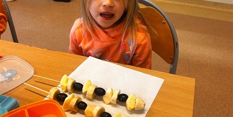 Powiększ grafikę: Dzieci podczas zajęć