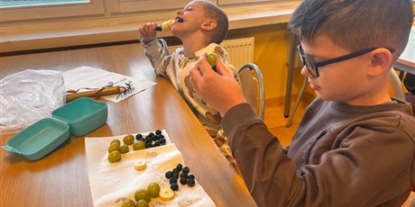 Powiększ grafikę: Dzieci podczas zajęć