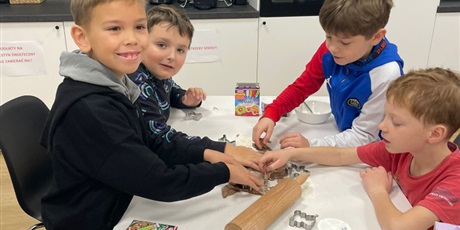 Powiększ grafikę: Piernikowy Dzień w 2b