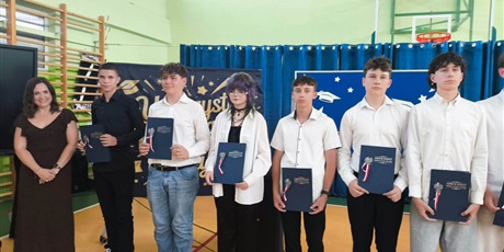 Powiększ grafikę: Uroczyste zakończenie roku klas 8.