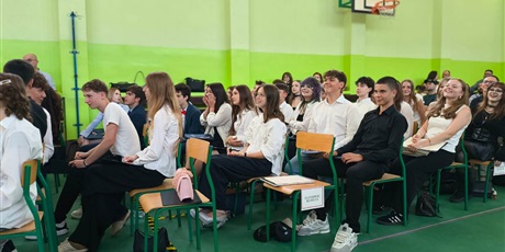 Powiększ grafikę: Uroczyste zakończenie roku klas 8.