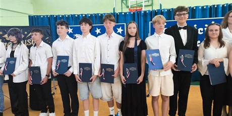 Powiększ grafikę: Uroczyste zakończenie roku klas 8.
