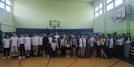 Powiększ grafikę: Uroczyste zakończenie roku klas 8.