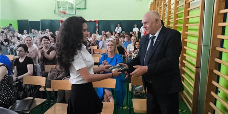 Powiększ grafikę: Uroczyste zakończenie roku klas 8.