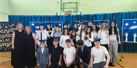 Powiększ grafikę: Uroczyste zakończenie roku klas 8.