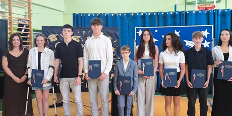 Powiększ grafikę: Uroczyste zakończenie roku klas 8.