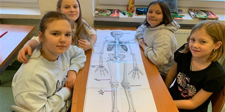 Powiększ grafikę: Zajęcia w klasie 4b.