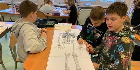 Powiększ grafikę: Zajęcia w klasie 4b.