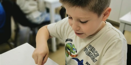 Powiększ grafikę: Klasa 3a podczas zajęć w pracowni kulinarnej