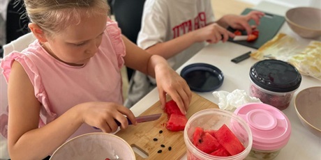 Powiększ grafikę: Uczniowie podczas zajęć