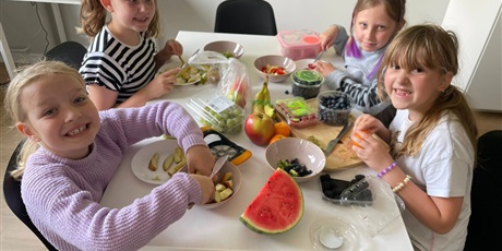 Powiększ grafikę: Uczniowie podczas zajęć