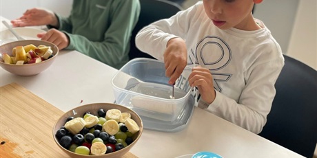 Powiększ grafikę: Uczniowie podczas zajęć