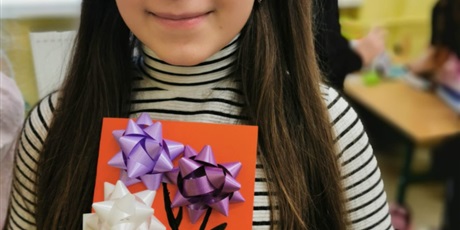 Powiększ grafikę: Dzieci podczas zajęć.