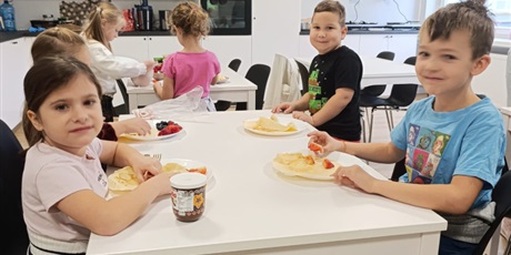 Powiększ grafikę: Zajęcia w zerówce- wspólne śniadanie