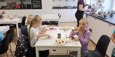 Powiększ grafikę: Zajęcia w zerówce- wspólne śniadanie