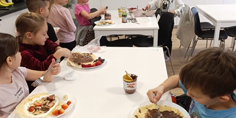 Powiększ grafikę: Zajęcia w zerówce- wspólne śniadanie