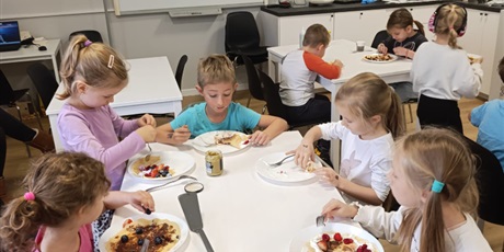 Powiększ grafikę: Zajęcia w zerówce- wspólne śniadanie