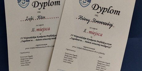 Powiększ grafikę: Dyplomy uczennic