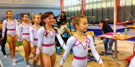 Powiększ grafikę: Uczennica podczas zawodów