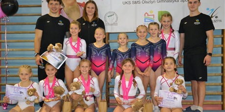 Powiększ grafikę: Uczennica podczas zawodów