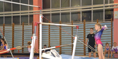 Powiększ grafikę: Uczennica podczas zawodów