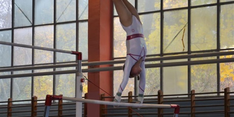 Powiększ grafikę: Uczennica podczas zawodów