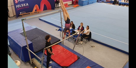 Powiększ grafikę: Uczennica podczas zawodów