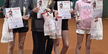 Powiększ grafikę: Uczennica podczas zawodów