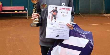 Powiększ grafikę: Uczennica podczas zawodów