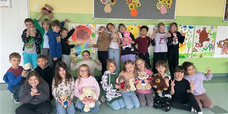 Powiększ grafikę: Światowy Dzień Pluszowego Misia w naszej szkole