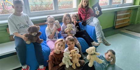 Powiększ grafikę: Światowy Dzień Pluszowego Misia w naszej szkole