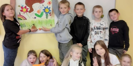 Powiększ grafikę: Z okazji Światowego Dnia Pluszowego Misia misie wykonane różnymi technikami zagościły w świetlicy