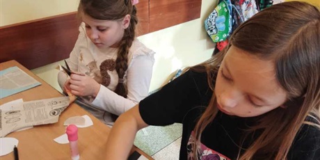 Powiększ grafikę: Z okazji Światowego Dnia Pluszowego Misia misie wykonane różnymi technikami zagościły w świetlicy