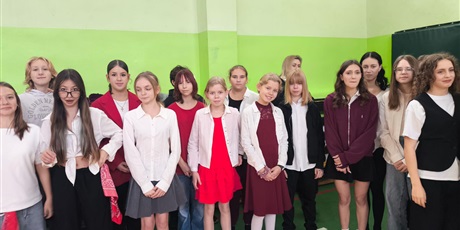 Powiększ grafikę: Udział uczniów w akcji „Szkoła do hymnu”