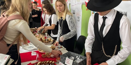 Powiększ grafikę: Kawiarenka patriotyczna