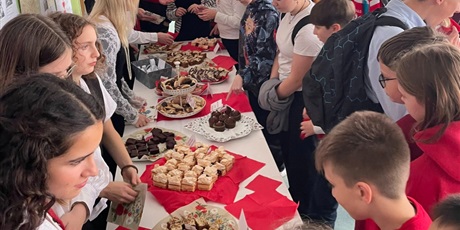 Powiększ grafikę: Kawiarenka patriotyczna