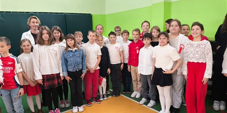 Powiększ grafikę: Udział uczniów w akcji „Szkoła do hymnu”