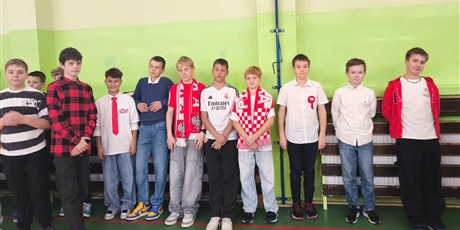 Powiększ grafikę: Udział uczniów w akcji „Szkoła do hymnu”